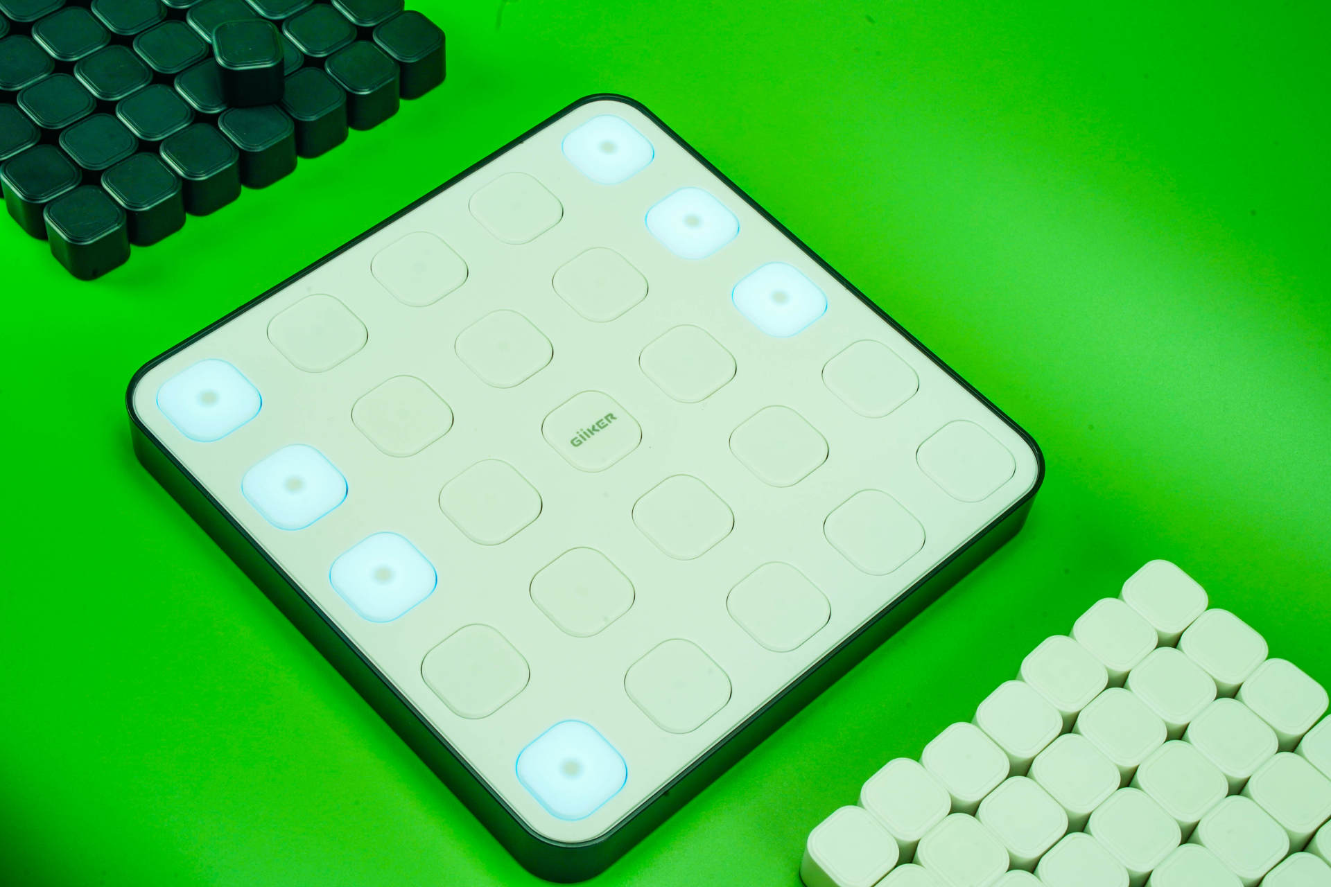 立体四子棋：孩子的益智玩具，大人解压也不错