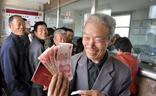 退休后养老金3850元，有一套房和16万存款，够养