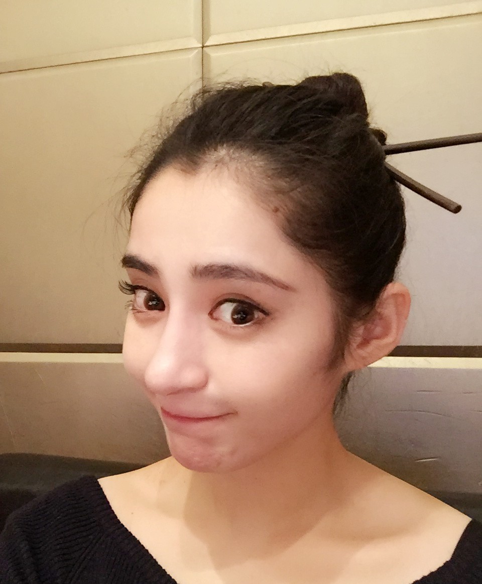 女星身材失控，脸变圆，为演戏努力减肥，她经历了什么？