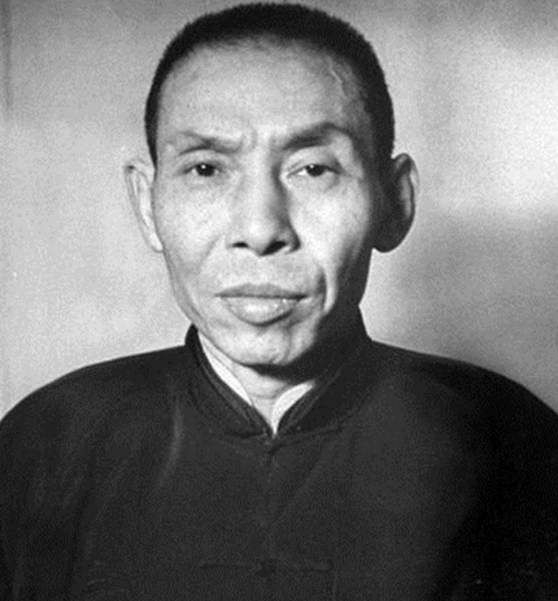 蒋介石不顾情面过河拆桥，杜月笙大呼："蒋介石，你把我当夜壶！"