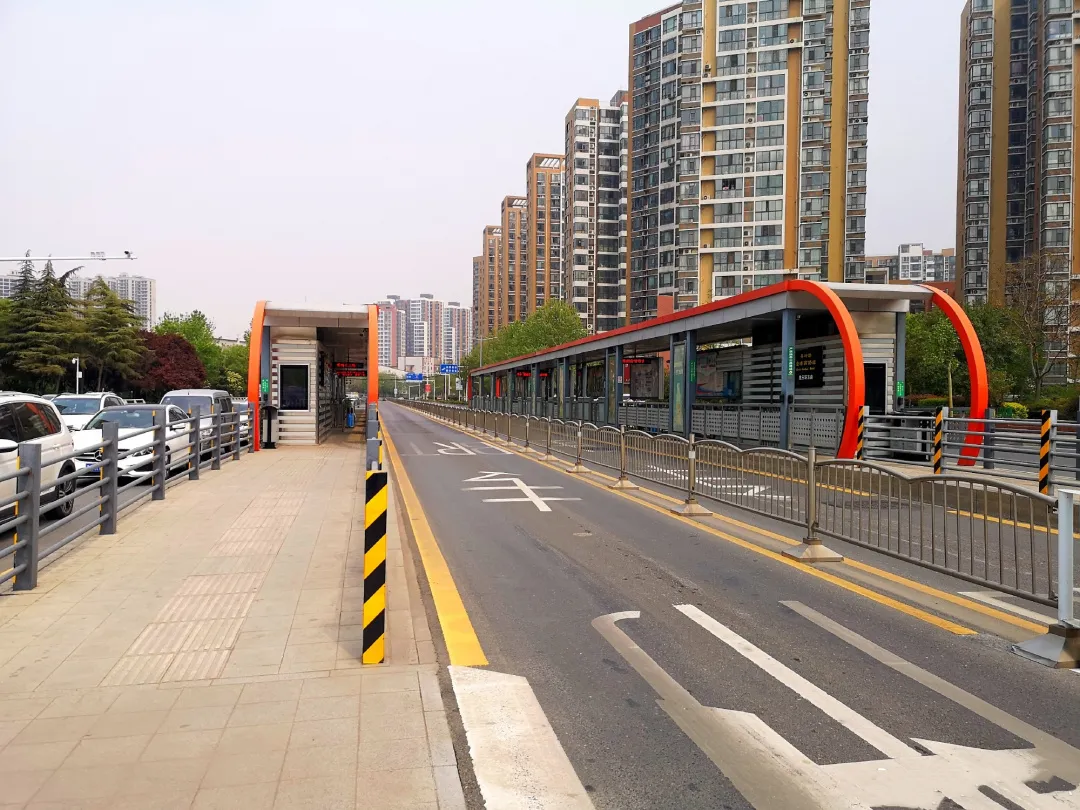 拆了又建，建完又拆，郑州的BRT站台之谜