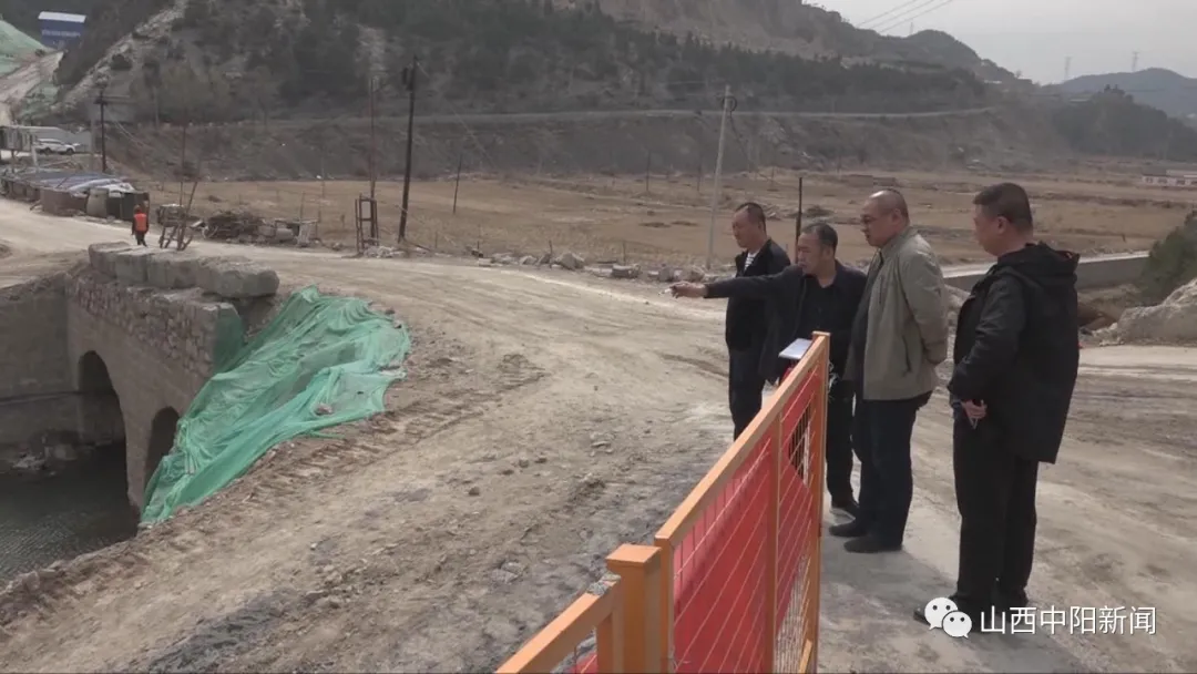 生态环境局中阳分局对城区河道沿线和涉水企业进行专项检查