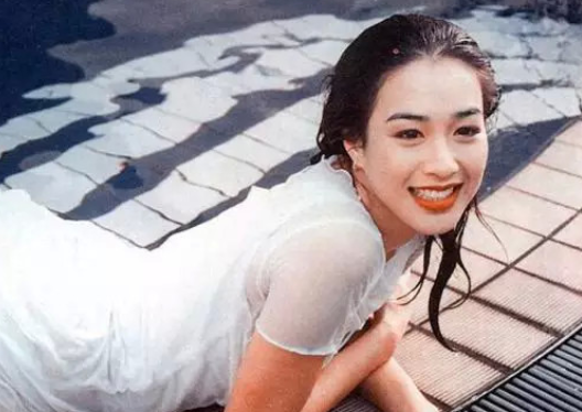 钟丽缇写诗表白丈夫，字里行间暗藏心酸，姐弟恋真的不行了？