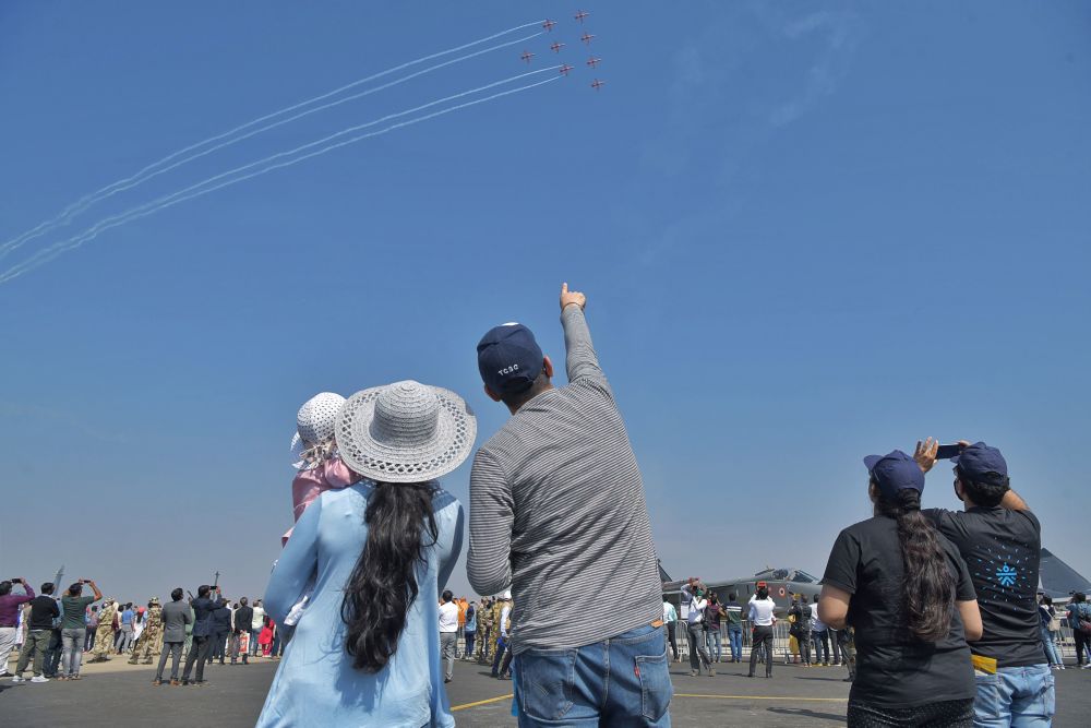 套路满满！借着与中国发生冲突做背景，俄罗斯