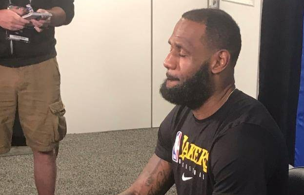 23分大勝！沃格爾點出獲勝關鍵，詹姆斯開心躺贏盛讚一眉哥和Pope！-黑特籃球-NBA新聞影音圖片分享社區