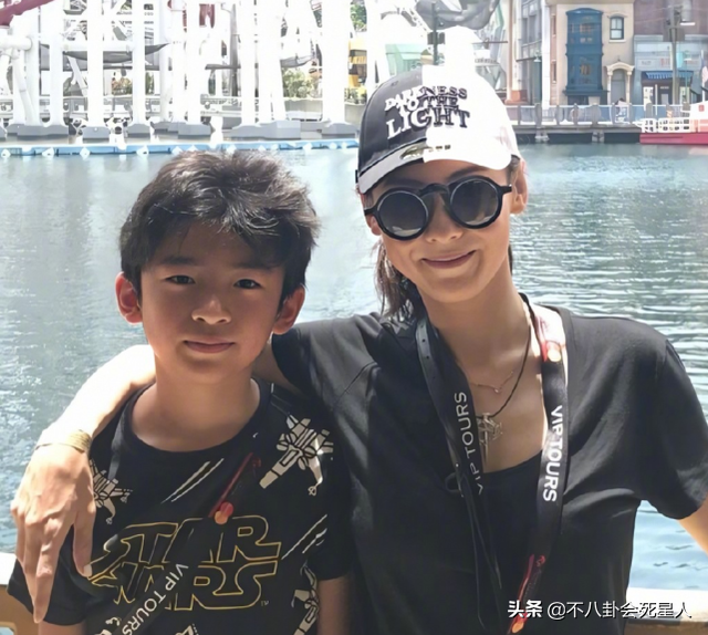 张柏芝谈三个儿子性格不同，大儿子才华很像谢霆锋，小儿子比较凶