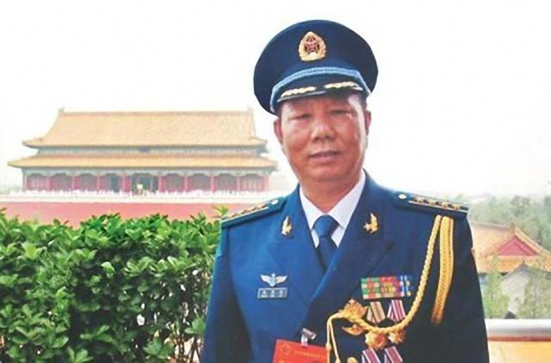 1982年，中国劫机第一案：飞行员与持枪歹徒生死对决33分钟