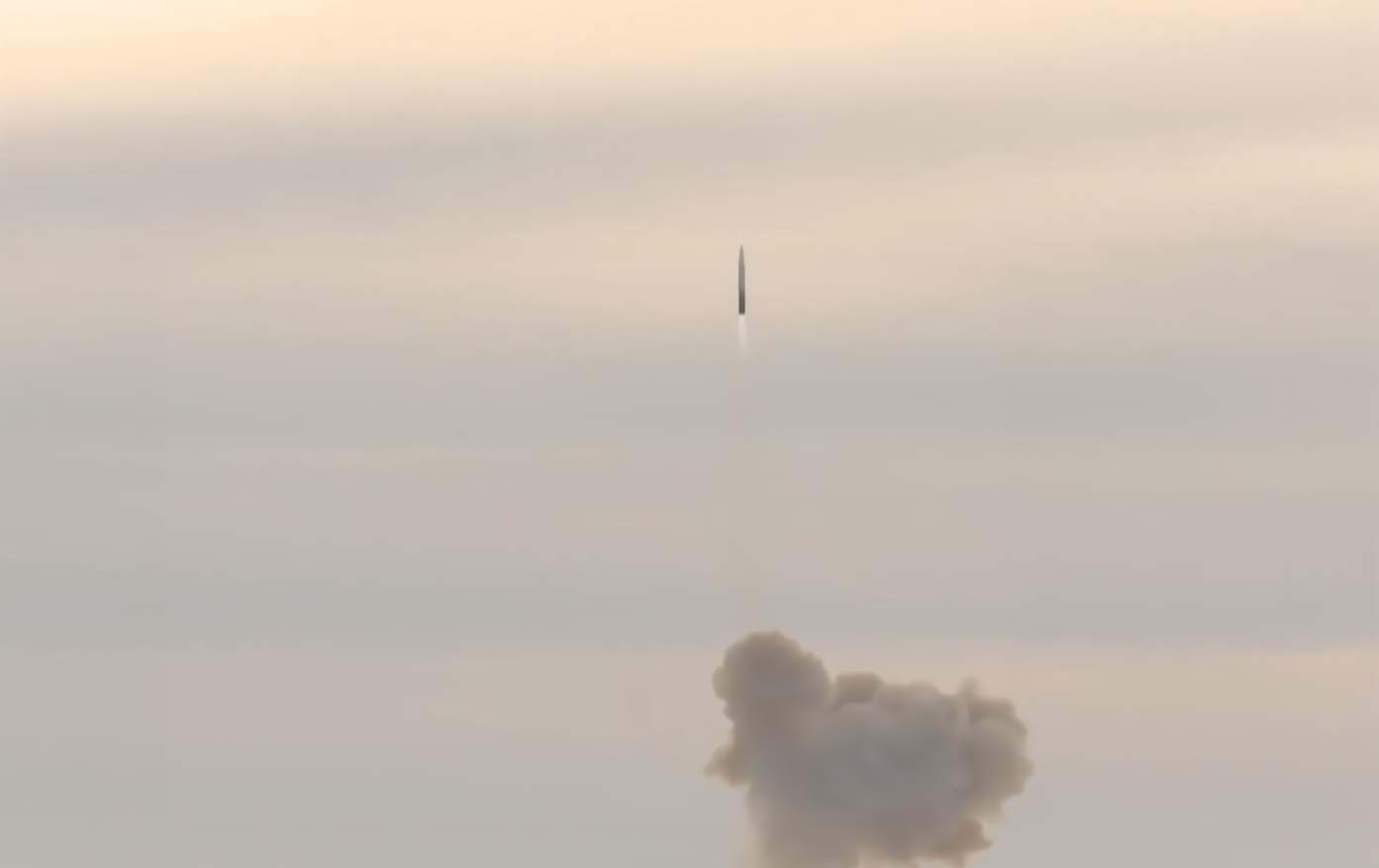 特朗普吹嘘最新超级导弹将远超中俄，俄方：给