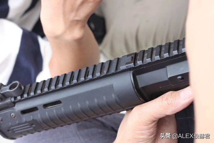 国产新式自动步枪究竟好在哪，有一点让人振奋