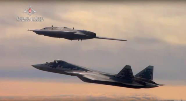 成飞曝光双座歼20，世界首款双座型五代机，将用