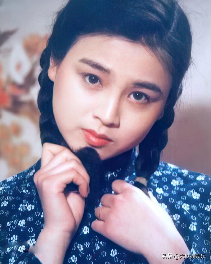 嘴歪也好看的女星，只服这5位，难怪于正说所有美人嘴都是歪的