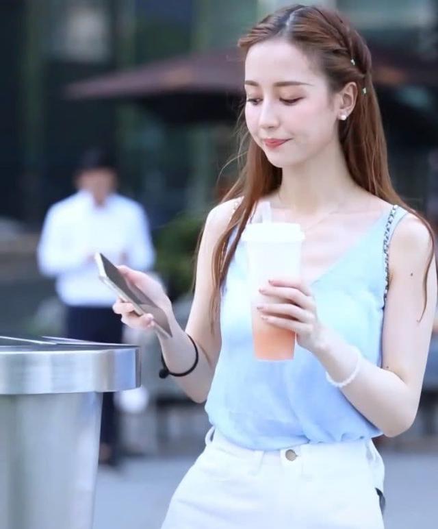 达人因撞脸娜扎被捧，人送外号小娜扎，扎“耳机辫”险胜3分