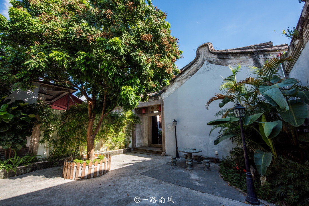Among the ten alleys of Paifang Street in Chaozhou, five of them were once called "the rich man's alley", many tourists have not walked through