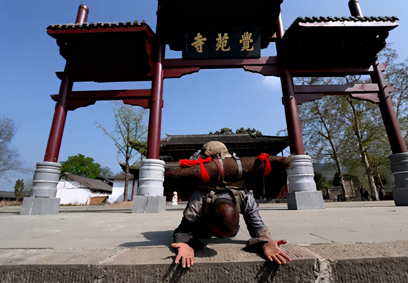 Ŀɮ룬һݣ4ɽϼЬ׻Ӳ