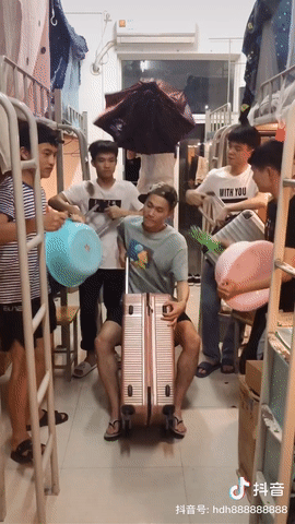 2020这些瞬间，笑着笑着就哭了