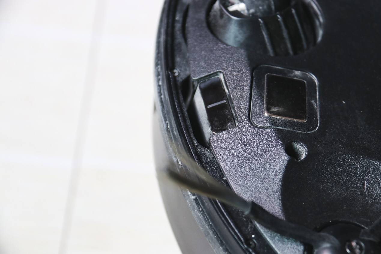 这个假期有规划：自动集尘更方便，由利V980 PLUS体验