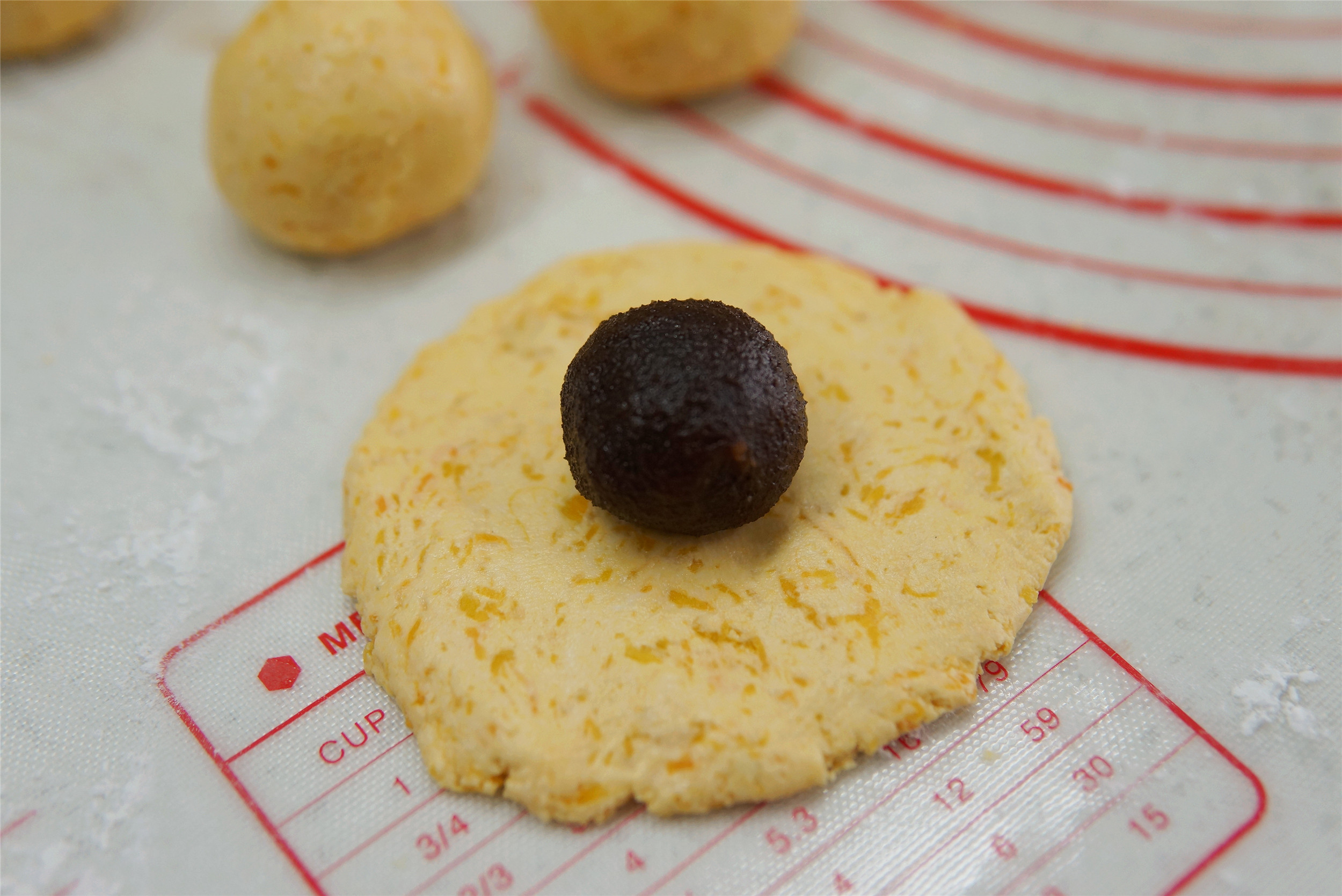 一塊南瓜，半碗糯米粉，簡單一蒸，香甜彈牙，吃一次就愛上了