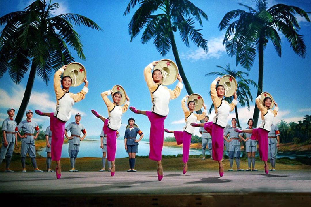 《红灯记》《沙家浜》样板戏影响大，并不是因