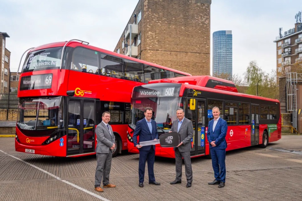 全新丰田陆巡信息曝光；AMG EQS或年底发布