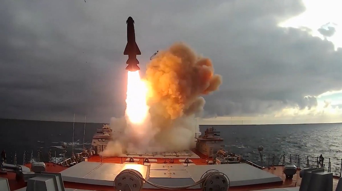 俄大批战舰将内海封锁，核潜艇发射重型导弹，摧毁海上大型目标