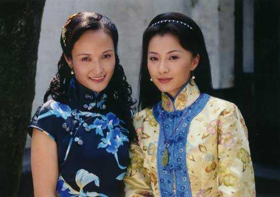 “可云”徐露：当红时隐退，嫁大7岁老公，46岁和17岁女儿似姐妹