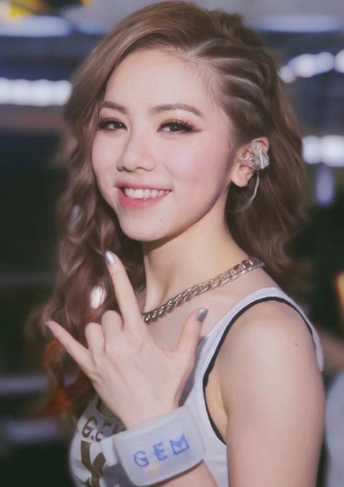 张靓颖成《新说唱》导师，歌词暗讽圈内女星：说唱实力能否被认可