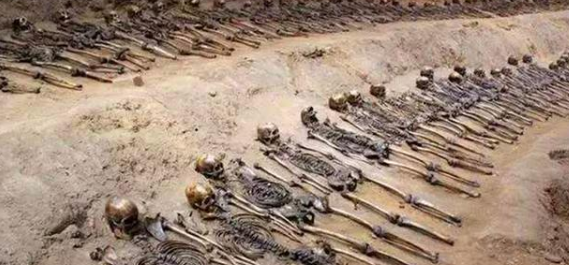 高速公路施工，意外挖出3000具军人遗骸，揭示一