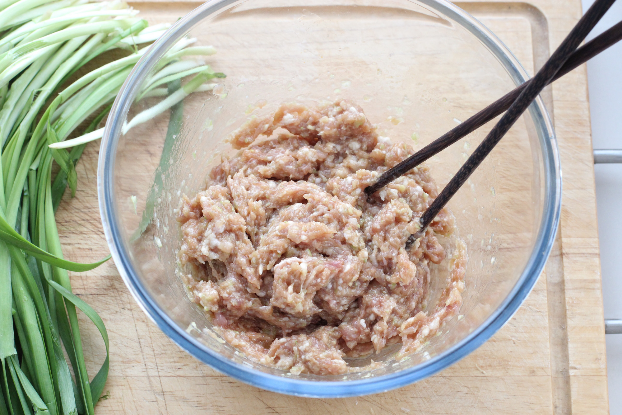 北方|二十八把面发北方年夜饭少不了面食 寓意幸福美满日子红火