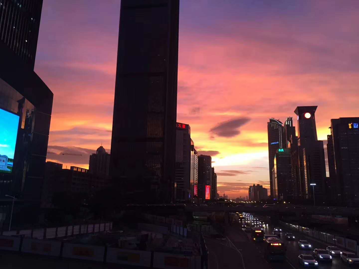 The afterglow of Shenzhen has much beauty after all