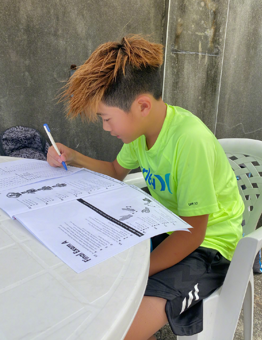 曹格为儿子庆12岁生日，Joe留黄发显成熟，丑萌姐姐成韩系美少女