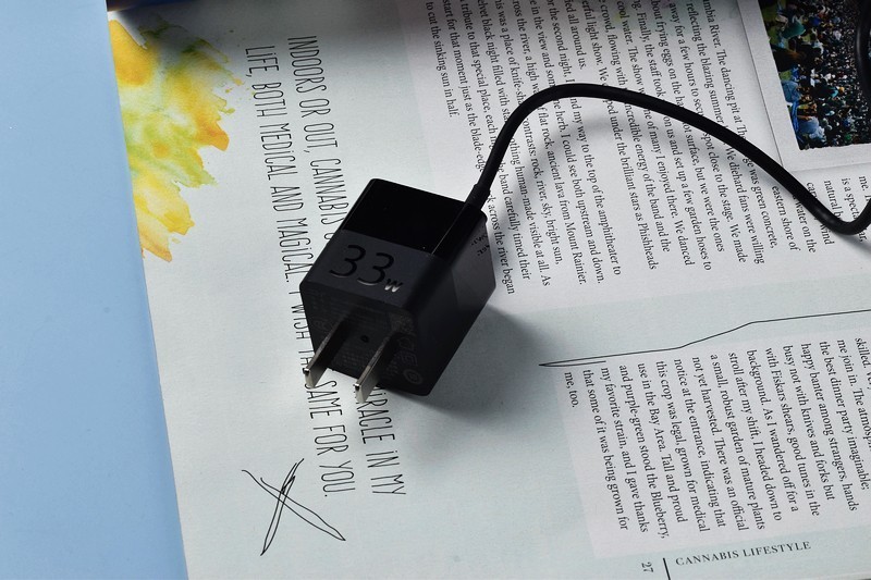 小身材的充电利器 紫米33W氮化镓充电头