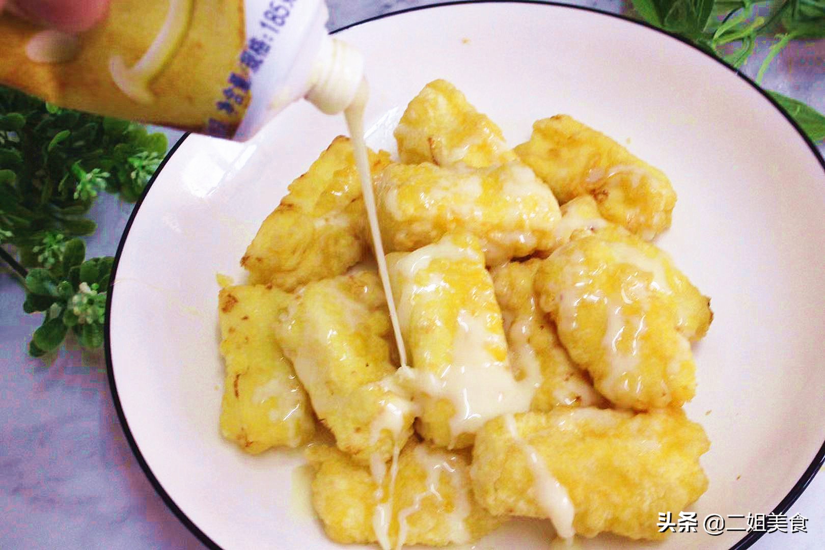 做脆皮炸鲜奶，可不是裹面包糠，教您正宗做法，外酥里嫩，真好吃