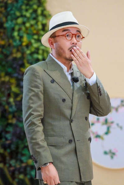 不道歉被骂道歉了也被骂，继汪涵之后，刘国梁