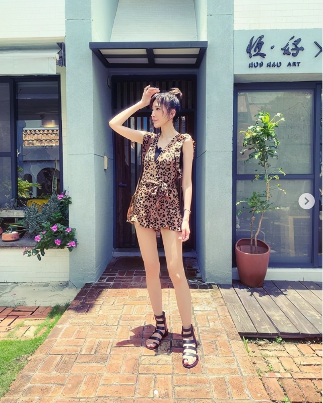 陳若儀曬全家福慶36歲生日，被老公兒子圍繞幸福得像小女生