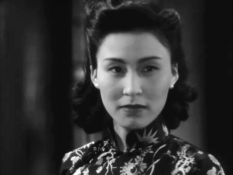 她在《小城之春》与李纬演感情戏，今102岁，成电影“活化石”