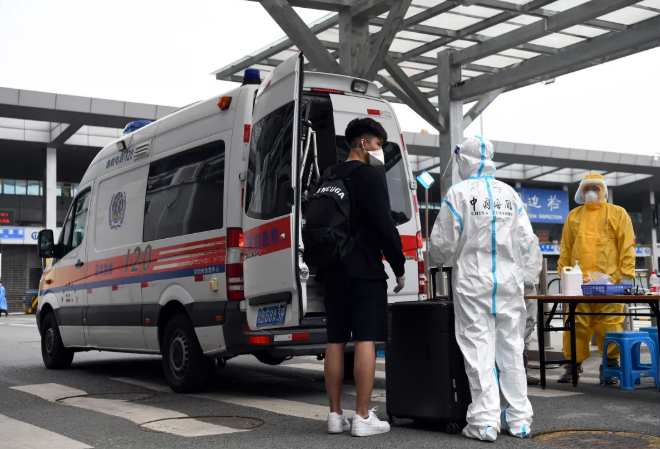 港澳简讯：香港不用清零真可以通关了？港府放狠话：出现一例不明源头就全封！李嘉诚豪撒2千万给这些人