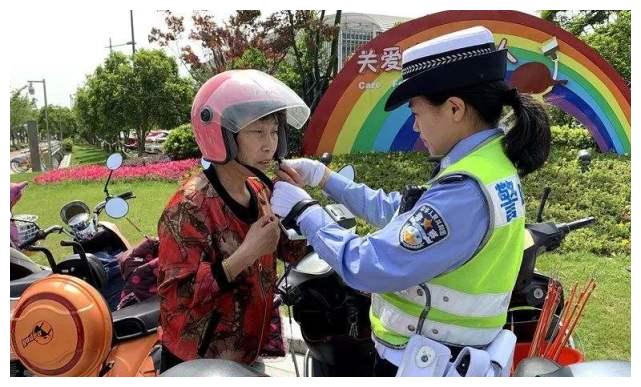 电动车“寒冬”降临，后座不能载12岁以上孩子，