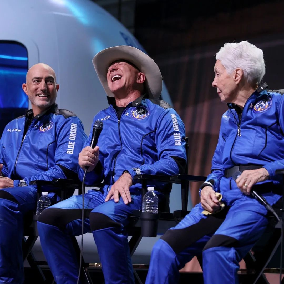 从贝佐斯上天看“顶级富豪鄙视链”