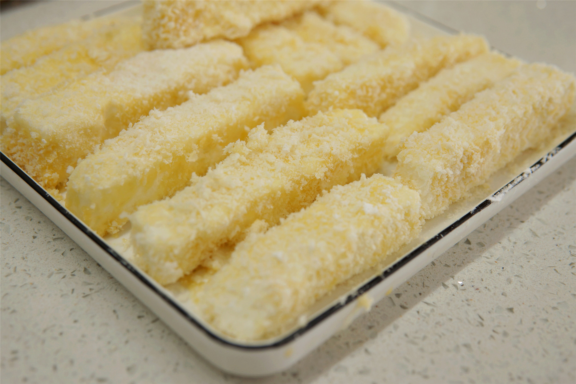 牛奶这吃法，比奶酪还香，酥脆滑嫩，咬一口爆浆，好吃到舔指头