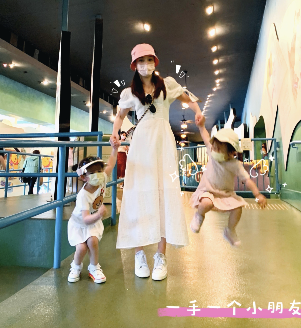 郭富城让妻子女儿坐经济舱，被吐槽抠门自私，方媛点赞回应原因