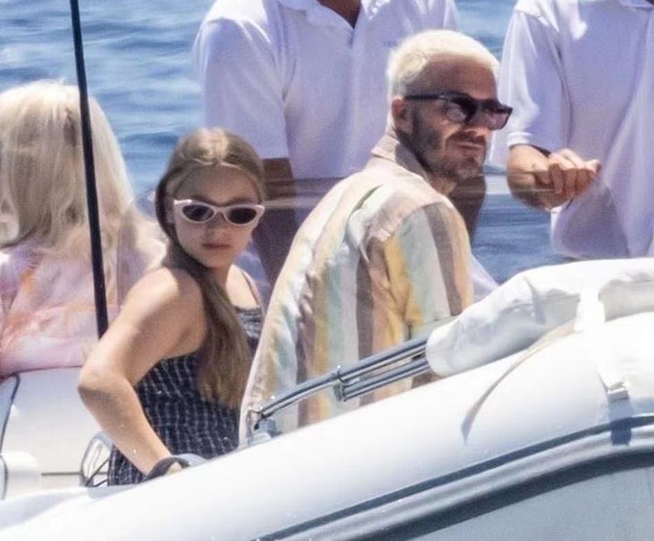 贝克汉姆一家出游意大利！穿彩虹衬衫胜似小鲜肉，嫩过16岁克鲁兹