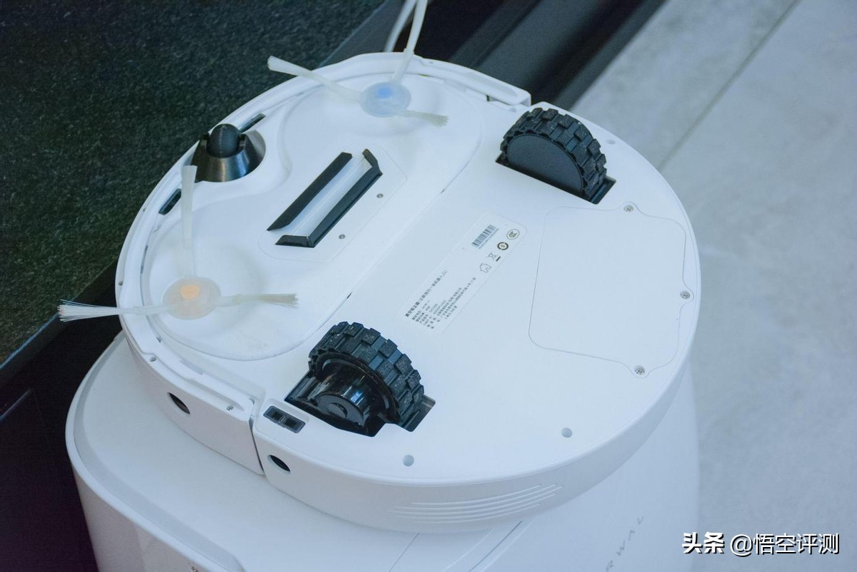 满满黑科技的机器人：云鲸小白鲸拖地机器人评测，自动清洗拖布