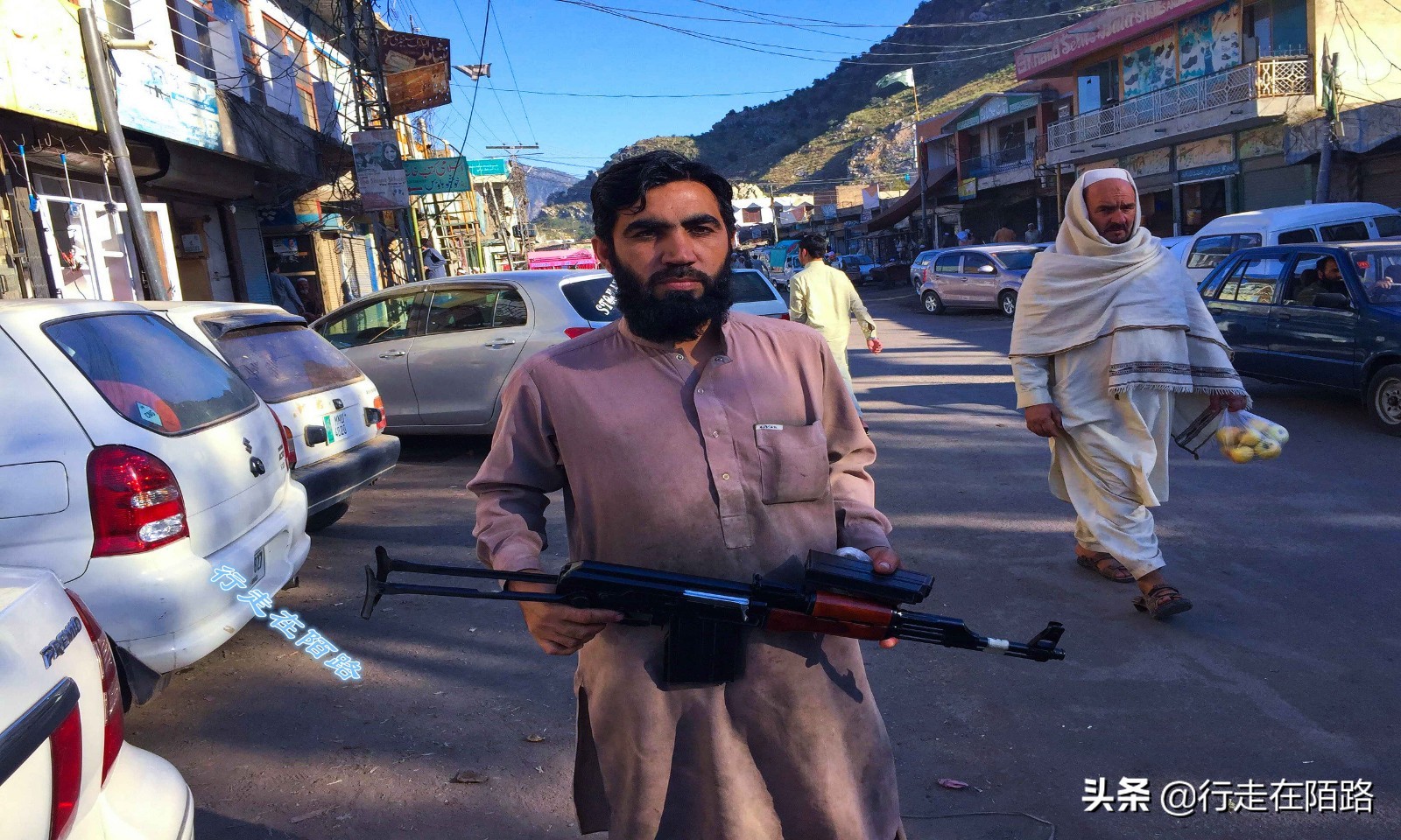 亚洲最大黑枪产地：你敢给原型我就敢仿造，导