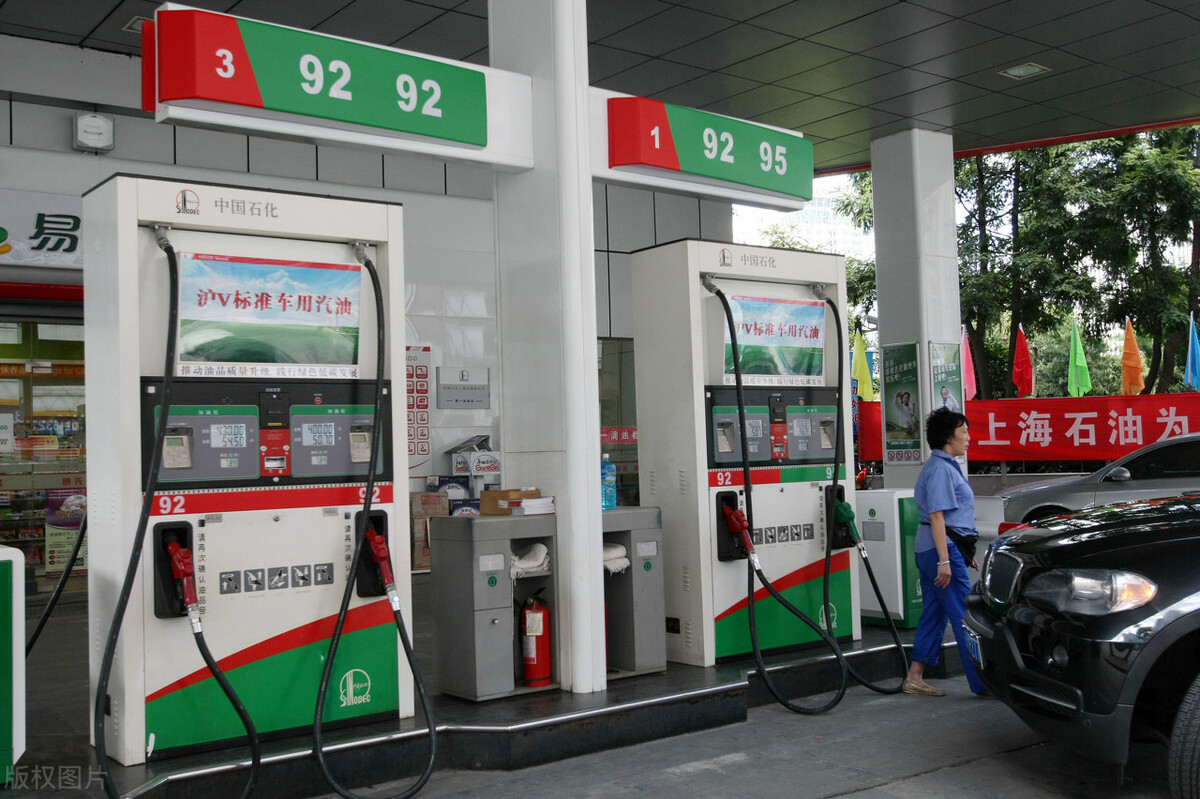 油价调整消息：油价再次上涨，8月27日，全国92、95号汽油零售价