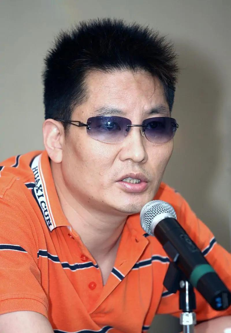 著名导演刘信达实名举报何炅，强烈要求广电总局将其开除