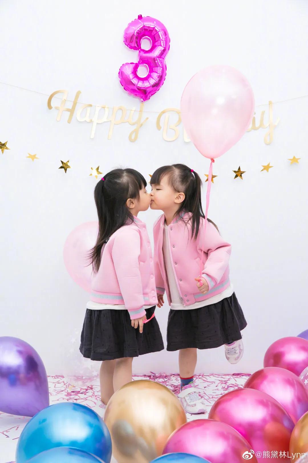 熊黛林為3歲雙胞胎慶生，倆女兒穿姐妹裝拍寫真，妹妹身高搶鏡