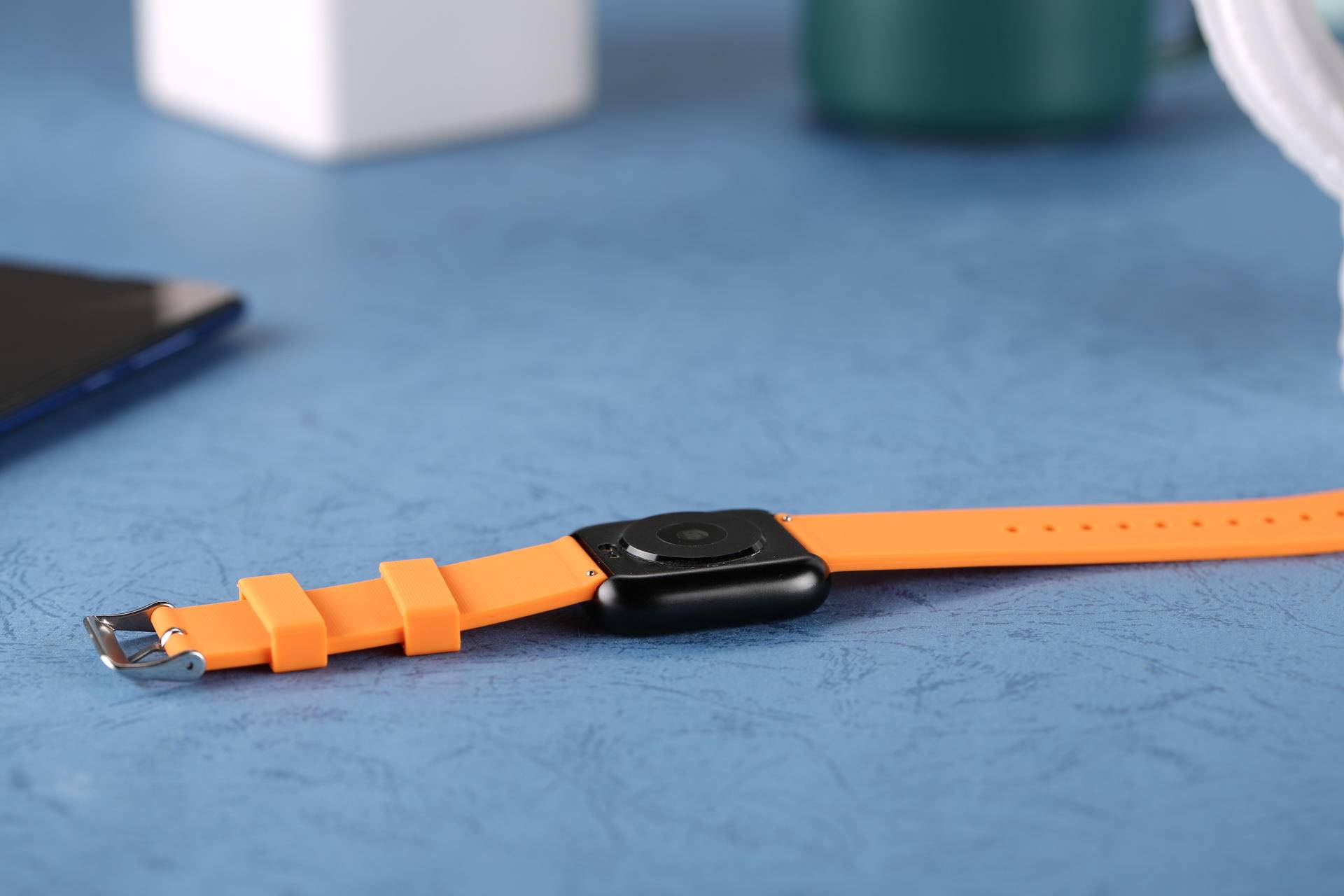 百元级的智能手表，功能丰富还能摇一摇拍照