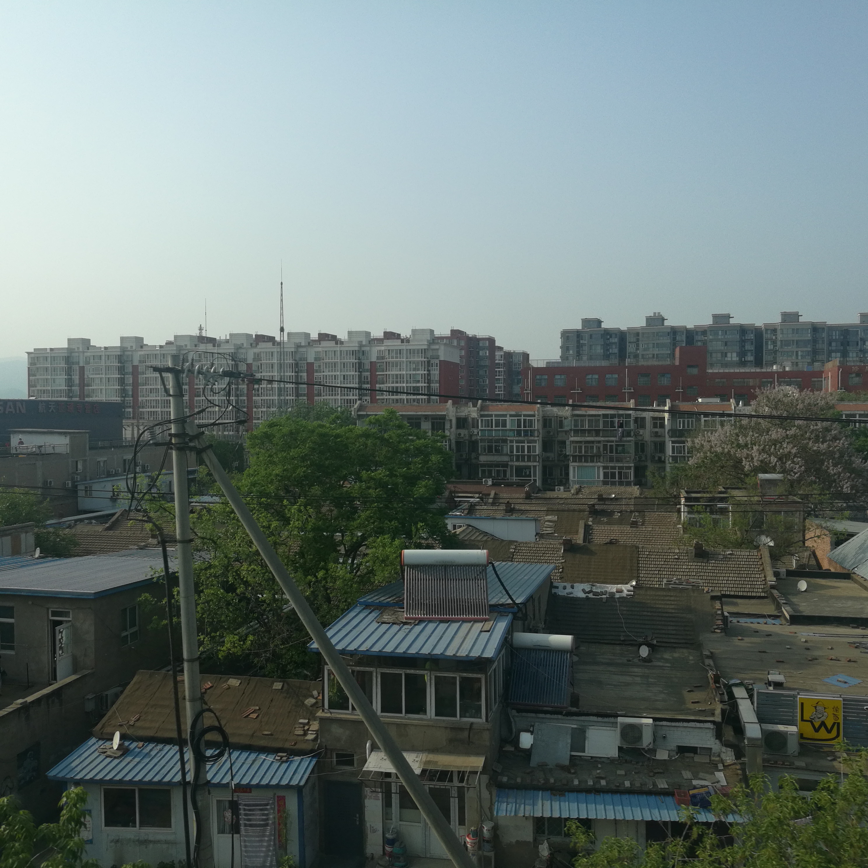 北京市海淀区的西四环外仍有不少城中村，经过