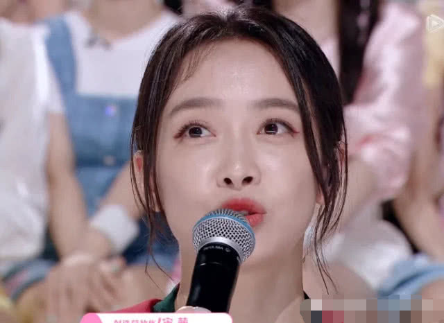 创3摄像师关闭美颜，黄子韬真实皮肤还好，看到