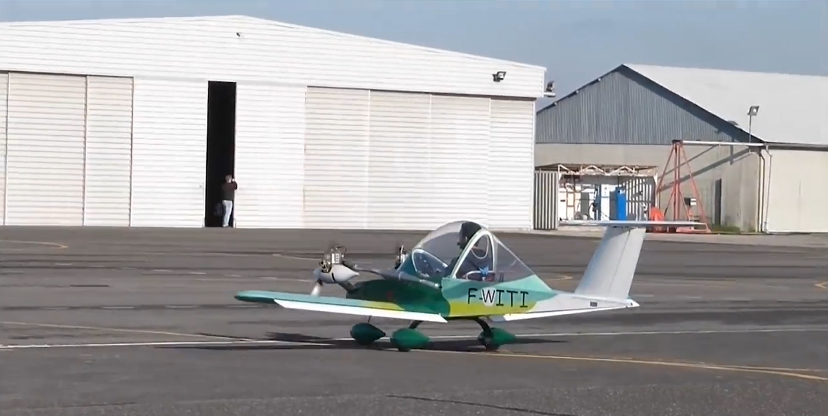 世界上最小的飛機，僅相當於一個成年男人的重量，身高僅1.2米